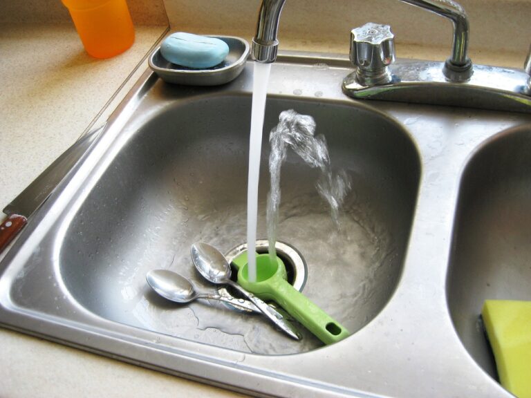 The Best Tools for DIY Plumbing Repairs at Home